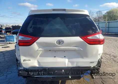 2018 Toyota Sienna Xle 8-Passenger из США, поврежденный, VIN 5TDYZ3DC4JS921165